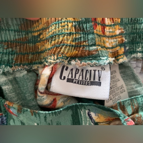 Vintage Capacity Petites Women’s Shorts Petite L Floral Hawaiian Bermuda - Picture 9 of 9